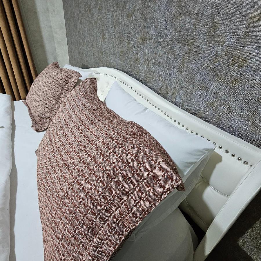 库塔伊西 Memory Basket酒店 外观 照片