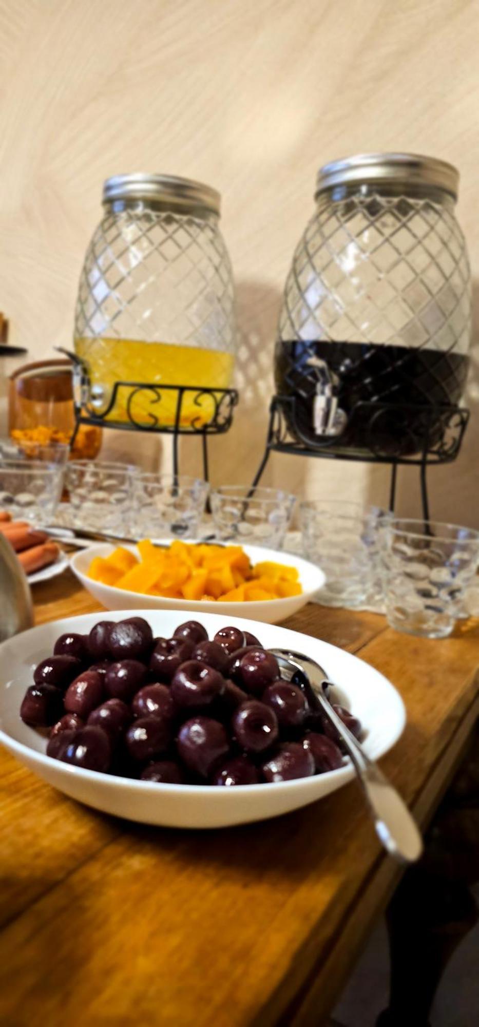 库塔伊西 Memory Basket酒店 外观 照片
