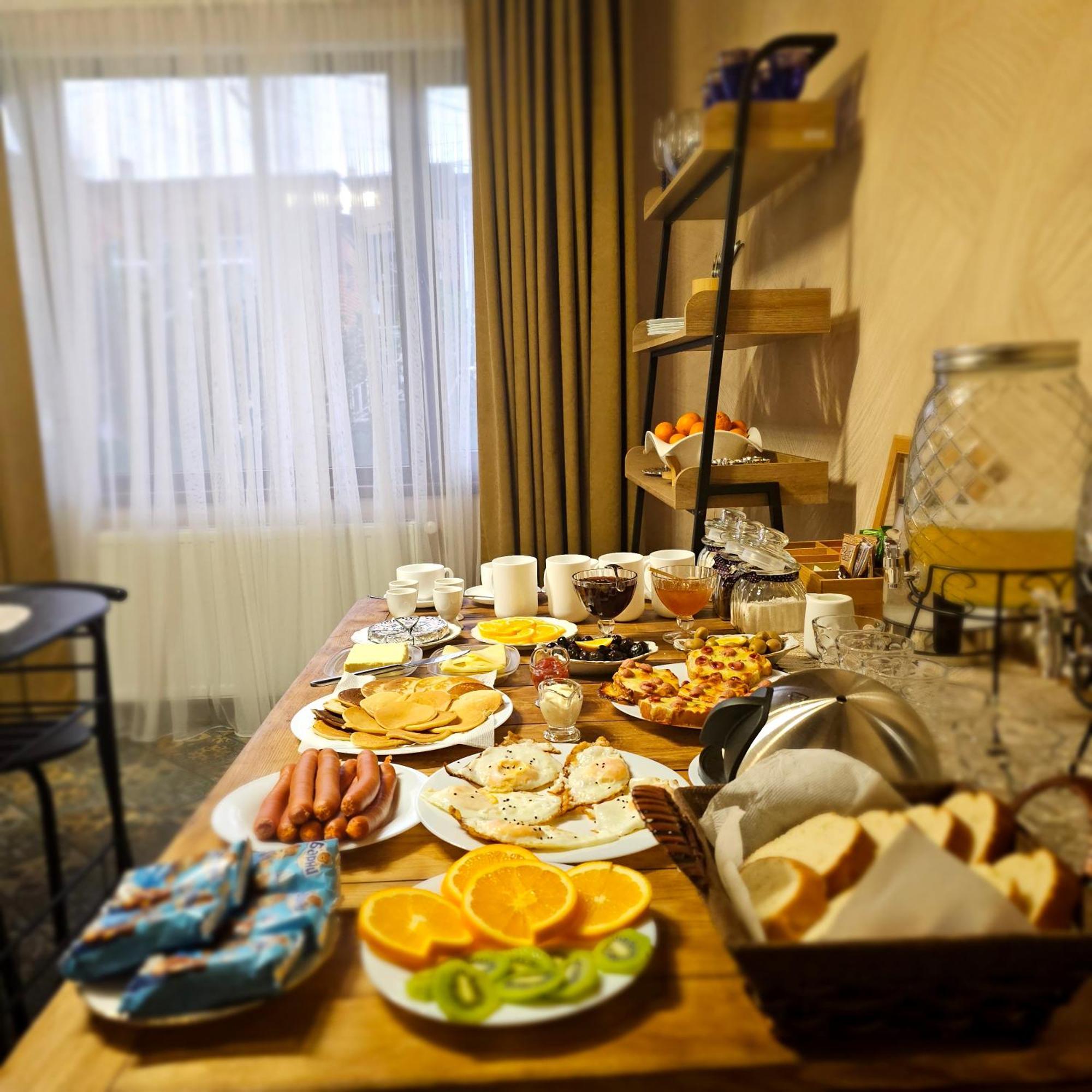 库塔伊西 Memory Basket酒店 外观 照片